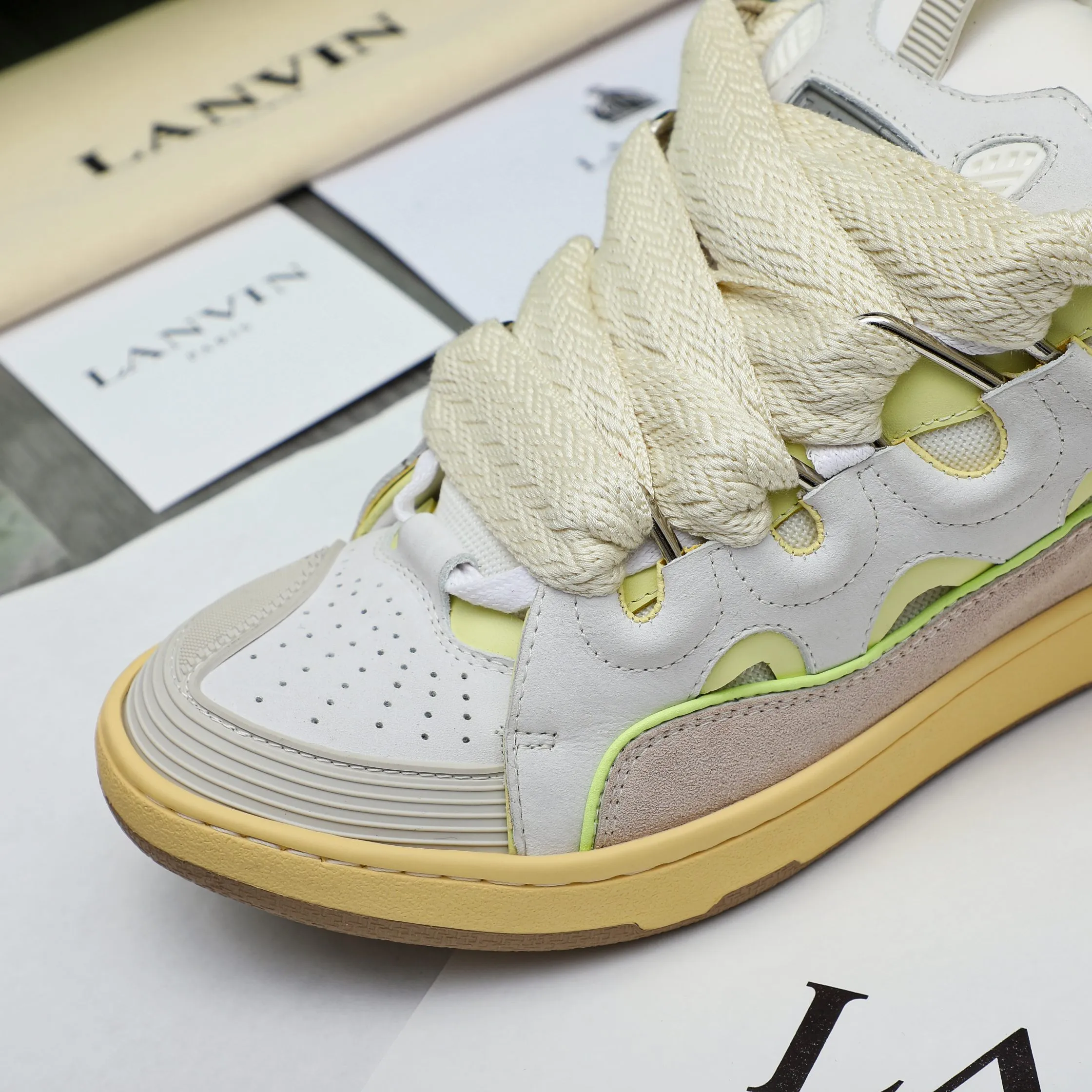Men's shoes 💰740 [Lanvin] Lanvin high-end quality original couple's casual shoes - Upper: imported pebbled cowhide stitched with breathable mesh - Lining: Lycra elastic lining - Outsole: original rubber outsole - Super high quality control·Fine workmanship: highlighted (high-end·luxury·grade) -Size: 36-45 (45 can be customized)